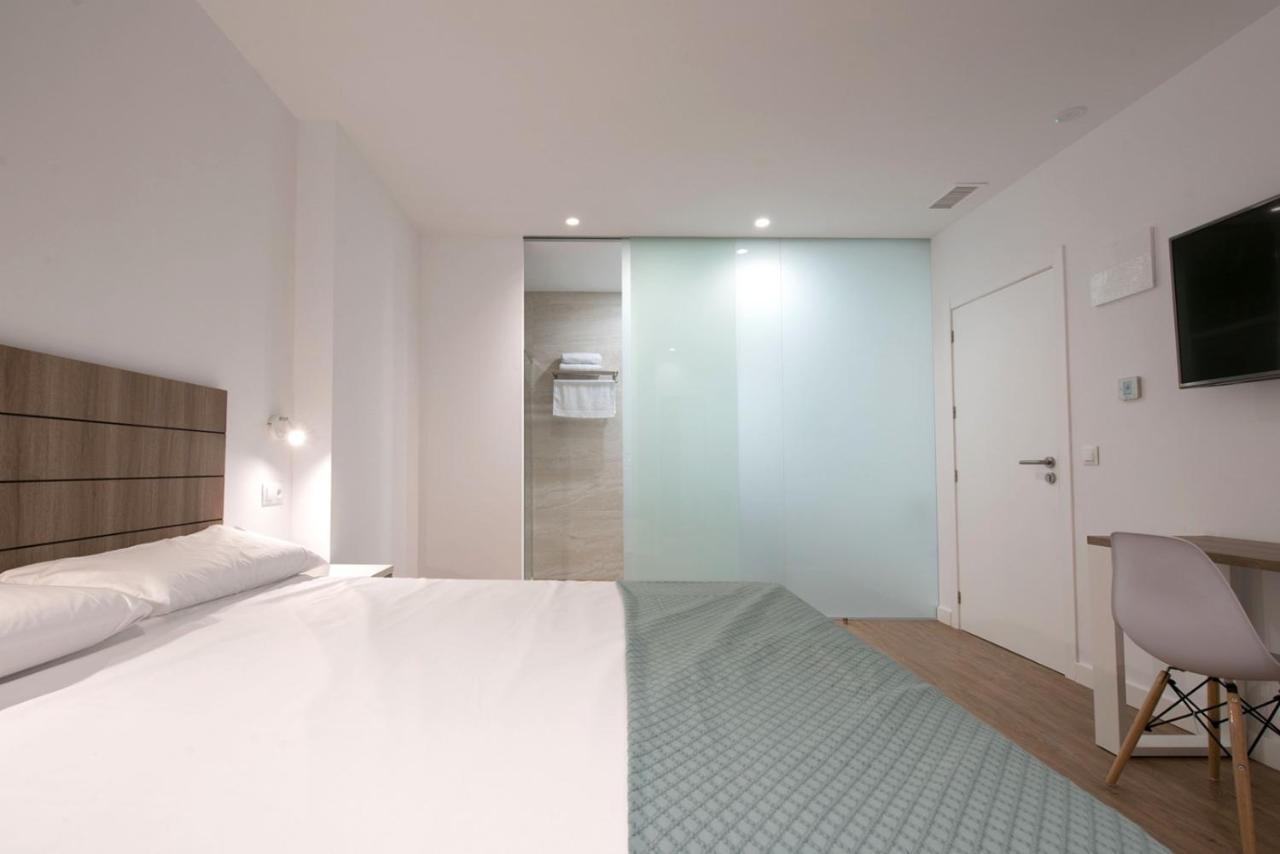 Hostal Beach Santa Pola Bagian luar foto
