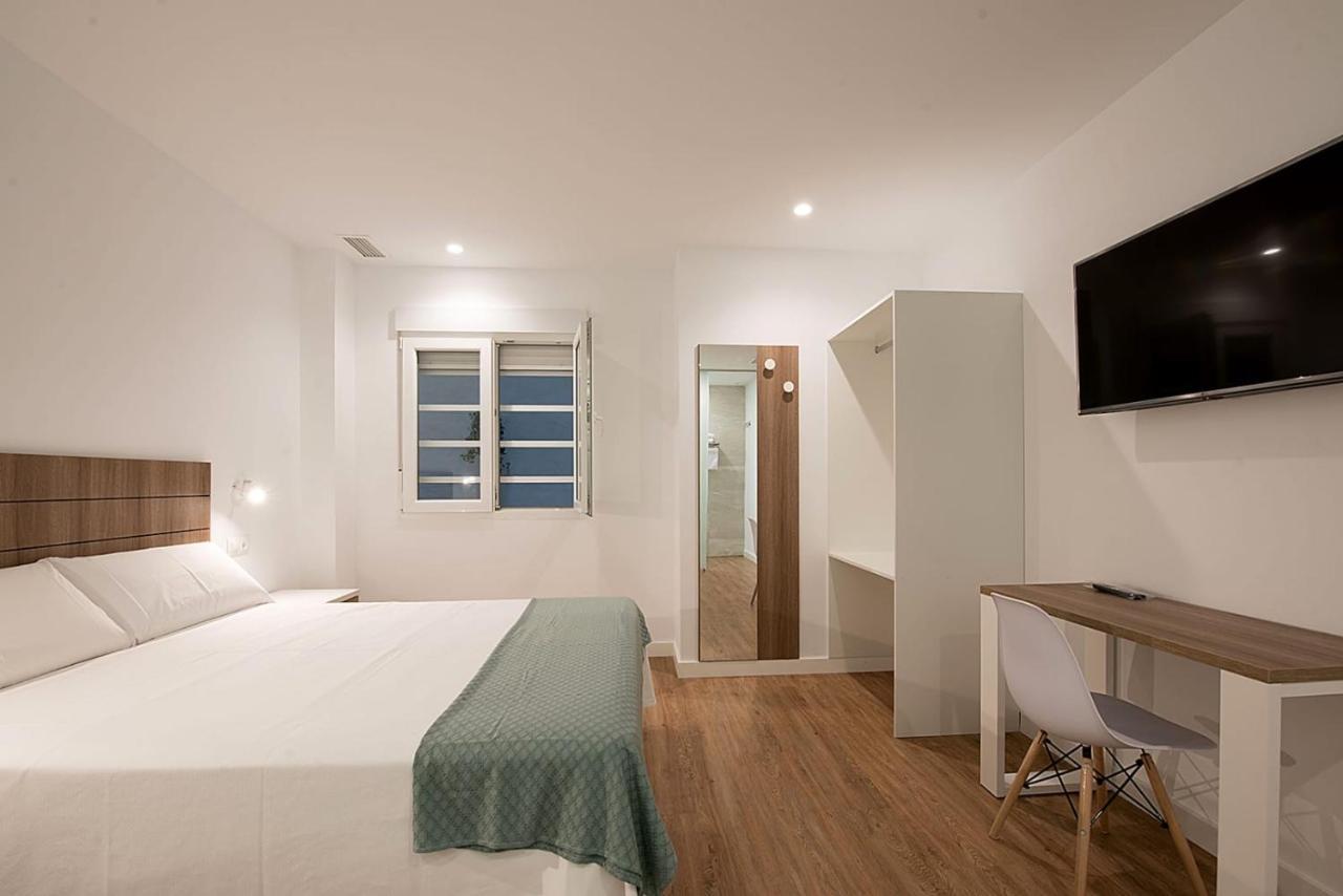Hostal Beach Santa Pola Bagian luar foto
