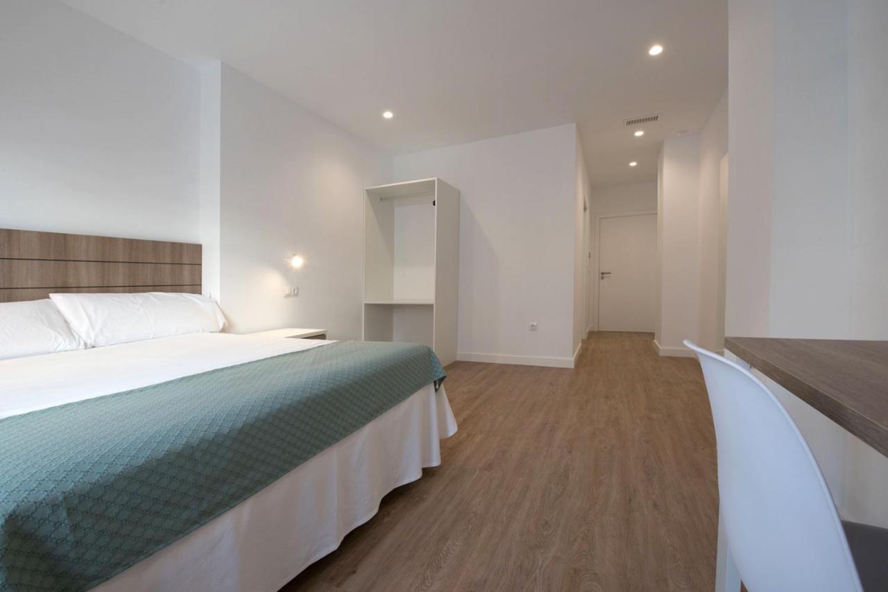 Hostal Beach Santa Pola Bagian luar foto